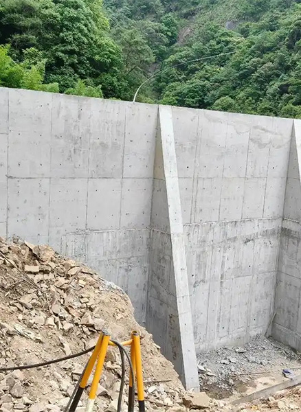 合肥蜀山区重力式挡土墙
